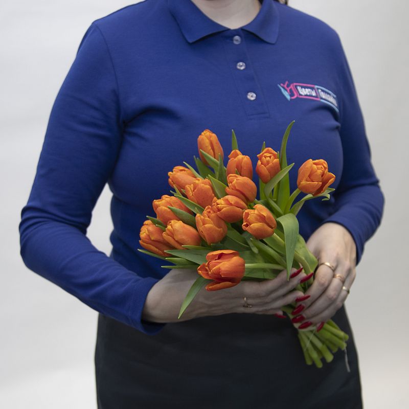 Букет оранжевых тюльпанов фото